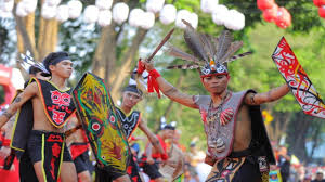 Penjalasan Lengkap] 25+ Tarian Tradsional Suku Dayak