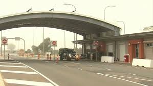 South australia has closed its border with nsw. Coronavirus Border Lockdown Between South Australia Victoria Sees Visitors Stranded At Checkpoint