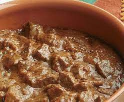 Come Si Prepara Lo Spezzatino Di Manzo Ricette Contorni Ricette Pasti Italiani