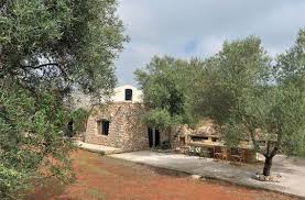 L Authenticite D Une Maison Dans Les Pouilles Maison En Pierre Exterieurs De Maison Moderne Maison De Vacances