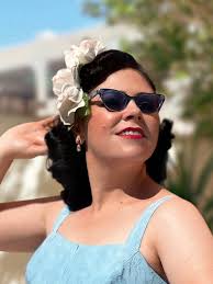 One of my favorite things about Viva is seeing all the incredible vintage  outfits people put together. Accessories really make the look, and I always  love spotting original 1940s-60s sunglasses that complete