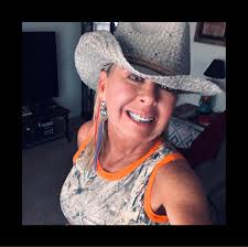 No Man's Land 🖤 Another song from 'Postcards from Texas.'