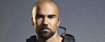 His notable roles are that of malcolm winters on the young and the restless from 1994 to 2005, derek morgan on cbs's criminal minds from 2005 to 2016, and as the third permanent host of soul train from 1999 to 2003. S W A T Hauptdarsteller Shemar Moore An Covid 19 Erkrankt Fernsehserien De