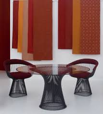 Platner side chair in black hyle & metallic bronze. Platner Table Knoll International Bronze Metallic Klarglas Knoll International 3715brm G2