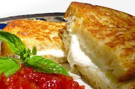 Check spelling or type a new query. Ricetta Mozzarella In Carrozza Con Mozzarella Di Bufala Cucina Napoletana Napoli Da Vivere