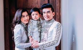 Đan trường và vợ danh nhân thuỷ tiên quen biết nhau từ năm 2005, mãi đến tận năm 2010 mới bắt đầu nảy sinh tình cảm và kết hôn năm 2013. Kcatlig9n3iqym