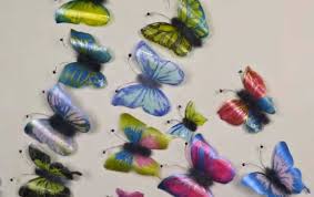 Die schmetterlinge (lepidoptera, von altgriechisch λέπος. Schmetterlinge Aus Plastikflaschen Basteln Deko Ideen Mit Flora Shop Flora Shop Eu