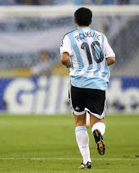 Dakikada bir penaltı atarak villarreal'e maçın üçüncü golünü verdi. Argentina Titular 2006 Riquelme