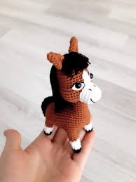 Orgu Panosundaki Pin