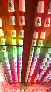 Happy Tuesday, EA Pub Family🍺 Today, 11/19, is our second Holiday Pop Up  Shop night. 5-7pm, come visit and support some of your pub locals, and  their side gigs. Happy hour beer