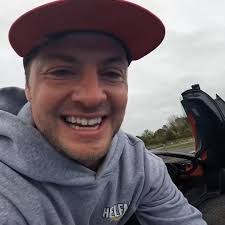 Dexter Elliott's Instagram, Twitter & Facebook