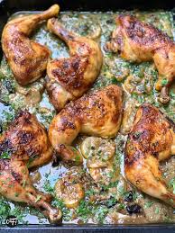 Et voilà que l'or blanc vient de pointer le bout de son nez sur le marché à beaumont de lomagne, en effet josette et alain justrobe, propose de l'ail frais. Poulet Roti Sauce Cremeuse A L Ail Et Au Poivre Vert D Ottolenghi