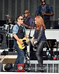 The couple was in italy as part of bruce's european tour supporting his new wrecking ball album. Bruce Springsteen Bruce Springsteen And Wife Patti Scialfa Perform At The Rds 1 Picture Contactmusic Com