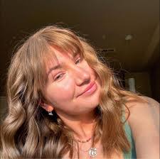 Does anyone know of a place that sells pocketbook size canvas collections?