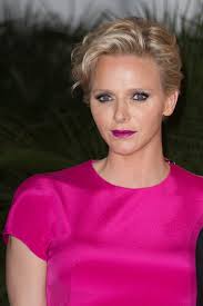 TOP 1 Charlène est au top avec ce brushing travaillé, ses cheveux courts,  cet effet wavy qui apporte du glamour et du caratère lorsqu'elle apparait  au gala du Grand-Prix de Monaco le 24 mai 2014. Photo by Nicolas  Gouhier/ABACAPRESS.COM