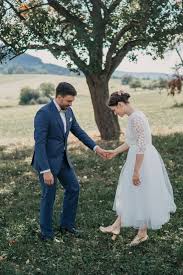 Check spelling or type a new query. Modernes Kurzes Brautkleid Mit Spitzentop Und Tullrock Braut Hochzeit Hochzeitskleid