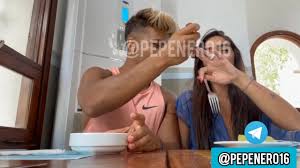 Emy Buono sega sotto il tavolo fidanzato OF | Solopornoitaliani