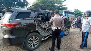 Sampai jumpa di video info loker 2019 selanjutnya. Kemudikan Toyota Fortuner Warga Jakarta Meninggal Kecelakaan Di Probolinggo Times Indonesia