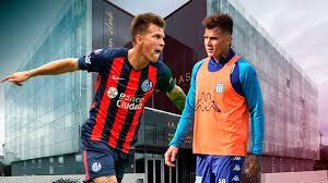 La llegada se demoró un poco más de lo que estaba pensado, pero ya puedo decir que soy jugador de racing y me siento con muchas expectativas por su parte, víctor blanco destacó. De Apadrinado Por Los Messi En Barcelona A Trabajar Armando Cajones De Naranjas La Historia De Nicolas Reniero Nueva Figura De Racing Infobae