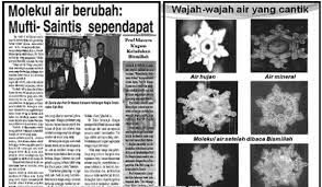 Masaru emoto menguraikan bahwa air bersifat bisa merekam pesan, seperti pita magnetik atau compact disk. Molekul Air Berubah Menjadi Bentuk Kristal Setelah Dibacakan Doa