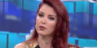 Takvim ve sabah gazetesinde haziran 2011 ile aralık 2017 tarihleri arasında köşe yazarlığı yapmıştır. Nagehan Alci Haberleri