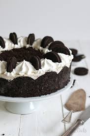 Sprinkle with remaining reserved cookie crumbs. No Bake Oreo Cheesecake Bake To The Roots