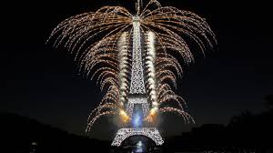 Feu d' artifice 2019 à la tour eiffel de paris !. La Fete Nationale Francaise Paris Tour Eiffel 14 Juillet 2015 Feu D Artifice Youtube
