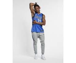 Se llama luka doncic, es la joya de la cantera madridista y una de las estrellas de la minicopa, que se disputa de forma paralela a la de los mayores. Nike Luka Doncic Icon Edition Swingman Dallas Mavericks Ab 44 95 Preisvergleich Bei Idealo De