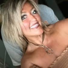 Elaine Samples (@LaineySamples)