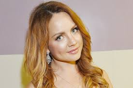 Именно его имя она использует как сценический псевдоним. Sostoyanie Zdorovya Pevicy Maksim Svezhie Novosti Na 7 Iyulya 2021 Goda