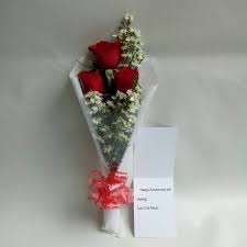 Langkah kedua adalah mempercantik gambar teratai dengan tangkai di bawah kelopak. Buket Bunga Mawar Asli 1 Tangkai Kanan Bawah