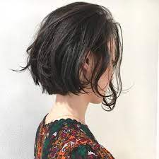 いいね 91件 コメント9件 satoshi matsumotoさん mtmtsts のinstagramアカウント お客様スタイル ショート風ボブ 顔にかかる髪がtres co oool 気分軽さと抜け感のあるボブショートです カット 720 ボブ ショート パーマ 髪 色