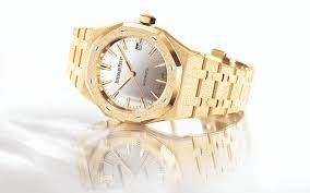 Ce mouvement a un baril, ce qui rend cette performance possible. The Sparkling Allure Of Audemars Piguet S Royal Oak Frosted Yellow Gold Tatler Malaysia