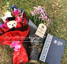 Kalau korang lelaki, sila bagi awek korang bunga time konvo. Istiadat Konvokesyen Uitm Segamat Ke 87 Blog Sihatimerahjambu
