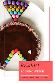 Das mit einem geschirrtuch bedeckte kuchengitter herunterdrehen, das untere laken entfernen und abkühlen lassen. Rezept Schokoladen Fisch Kuchen Happybabyness Com