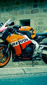 A nova cbr 1000rr fireblade chega com 192 cv de potência, 11 cv a mais comparado com o modelo anterior, trazendo ainda mais adrenalina para o. Wallpaper Honda Cbr Fireblade Repsol Black Cbr 1000 Rr Repsol 1440x2560 Wallpaper Teahub Io