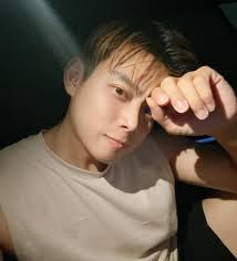 人这一辈子】 千万不要马虎两件事一是找对爱人二是找对事业因为太阳升起时要投身事业太阳落山时要与爱人相拥