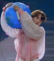 Pin By Iris Isabel On Bts Jin Light Brown Hair In 2020 Seokjin Bts Bts Jin Bts Pictures
