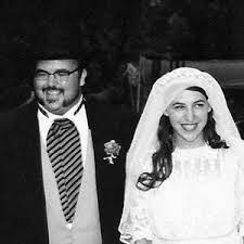 Bialik, who has a ph.d in neuroscience, recalled how her miles and frederick wanted to get stone a generic father's day card. Pin On Wedding Celebrity