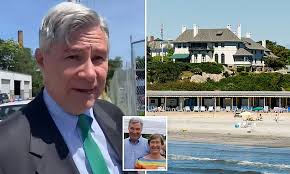 Senators lindsey graham and sheldon whitehouse: Rzgeerexoftijm