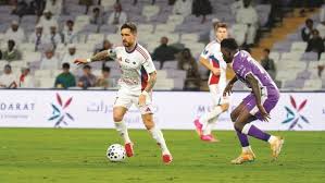 العين يهزم الشارقة ويواصل صدارة الدوري الإماراتي