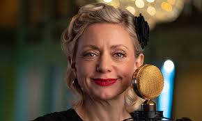 Tre kvinner med innvandrerbakgrunn har laget en podcast om å etablere seg i  Norge