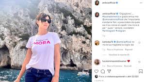Ambra angiolini si racconta il legame con francesco renga e l amore per massimiliano allegri. Ambra E Allegri A Sorrento Insieme Ambra Angiolini E Massimiliano Allegri In Vacanza Nuovi Progetti Virgilio Sport