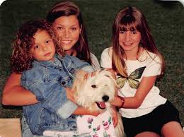 Ruthie Mary Lucy With Happy Tv Show Family Jessica Biel Hollywood