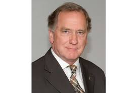 Council pays tribute to former Councillor Michael Weeks