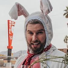 Derek Shipman's Instagram, Twitter & Facebook