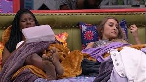 A influenciadora fala para a sister seguir e saber que não está sozinha. Carla Diaz Desabafa Com Camilla De Lucas Nao Da Para Ficar So Dando Forca Para Os Outros Casa Bbb Gshow