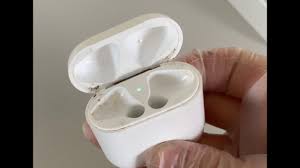 Best Way To Clean Airpods Case Youtube