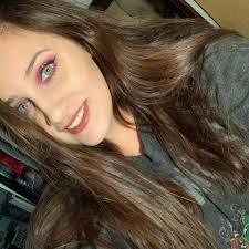 Kaylee Linder's Instagram, Twitter & Facebook