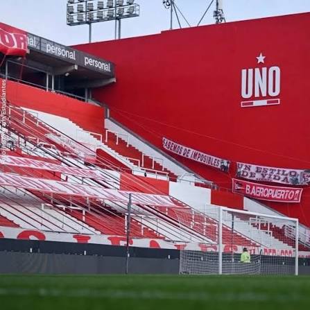 FLAMENGO E ESTUDIANTES JOGAR&Atilde;O A PARTIDA DE IDA DAS SEMIFINAIS DA LIBERTADORES EM LA PLATA. O ESTUDIANTES MUDOU O ESPA&Ccedil;O RESERVADO PARA OS VISITANTES, ONDE S&Oacute; CABIAM DOIS MIL TORCEDORES. E TRANSFERIU